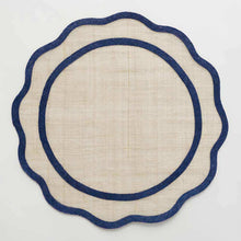 Cargar imagen en el visor de la galería, PAPEL DE ARROZ- Mantel Individual  Scalloped  Azul  Marino (Juego de  4)