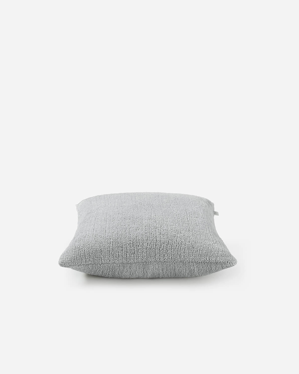 Snug Throw Pillow Cloud Gray